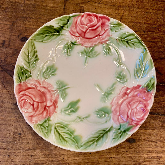 Pattern: Vintage French Majolica Rose Plate – Curiosité Göteborg | Fransk vintageinredning från Curiosité