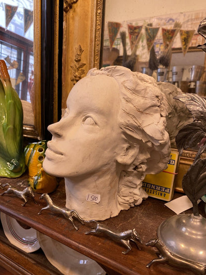 Pattern: Vintage French Plaster Bust – Curiosité Göteborg | Fransk vintageinredning från Curiosité