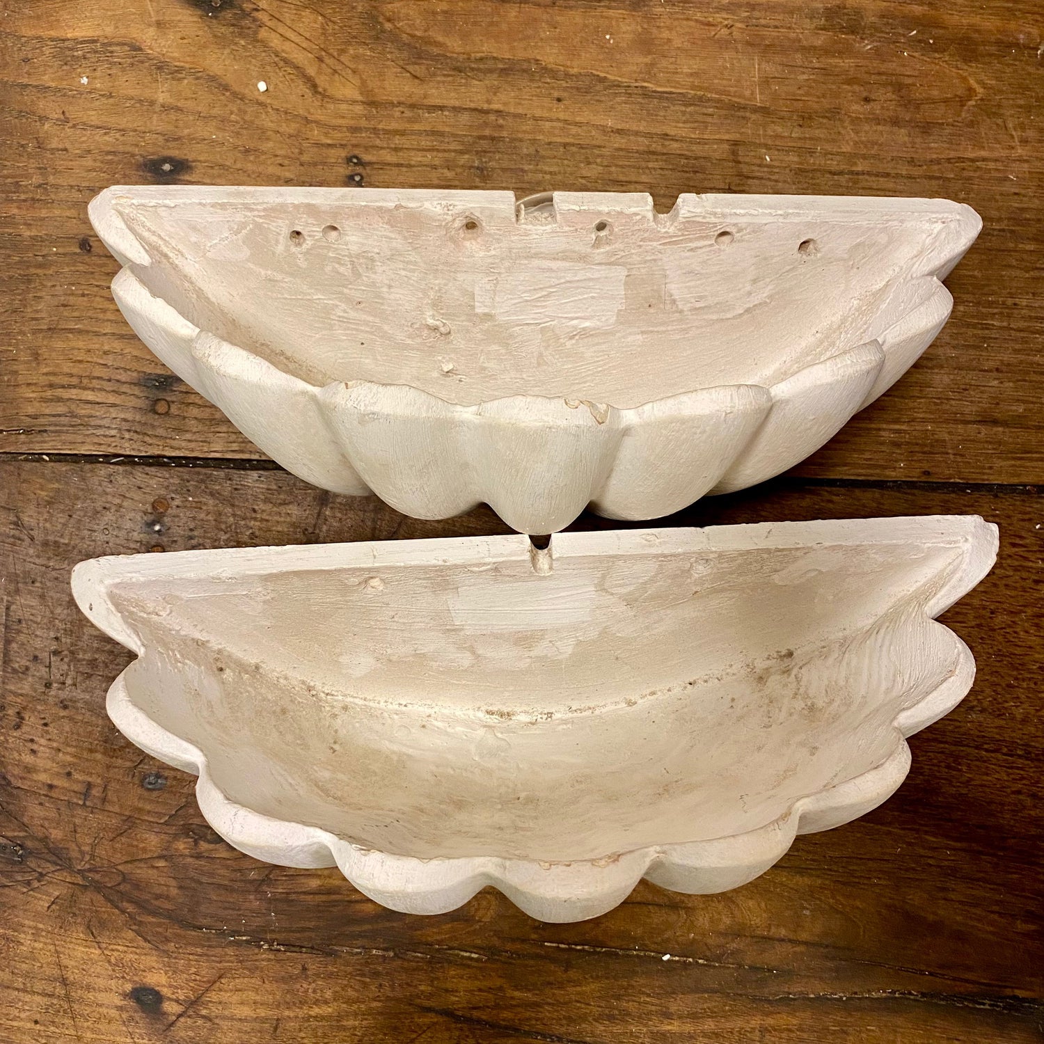 Pattern: Vintage French Plaster Shell Wall Sconces Pair – Curiosité Göteborg | Fransk vintageinredning från Curiosité