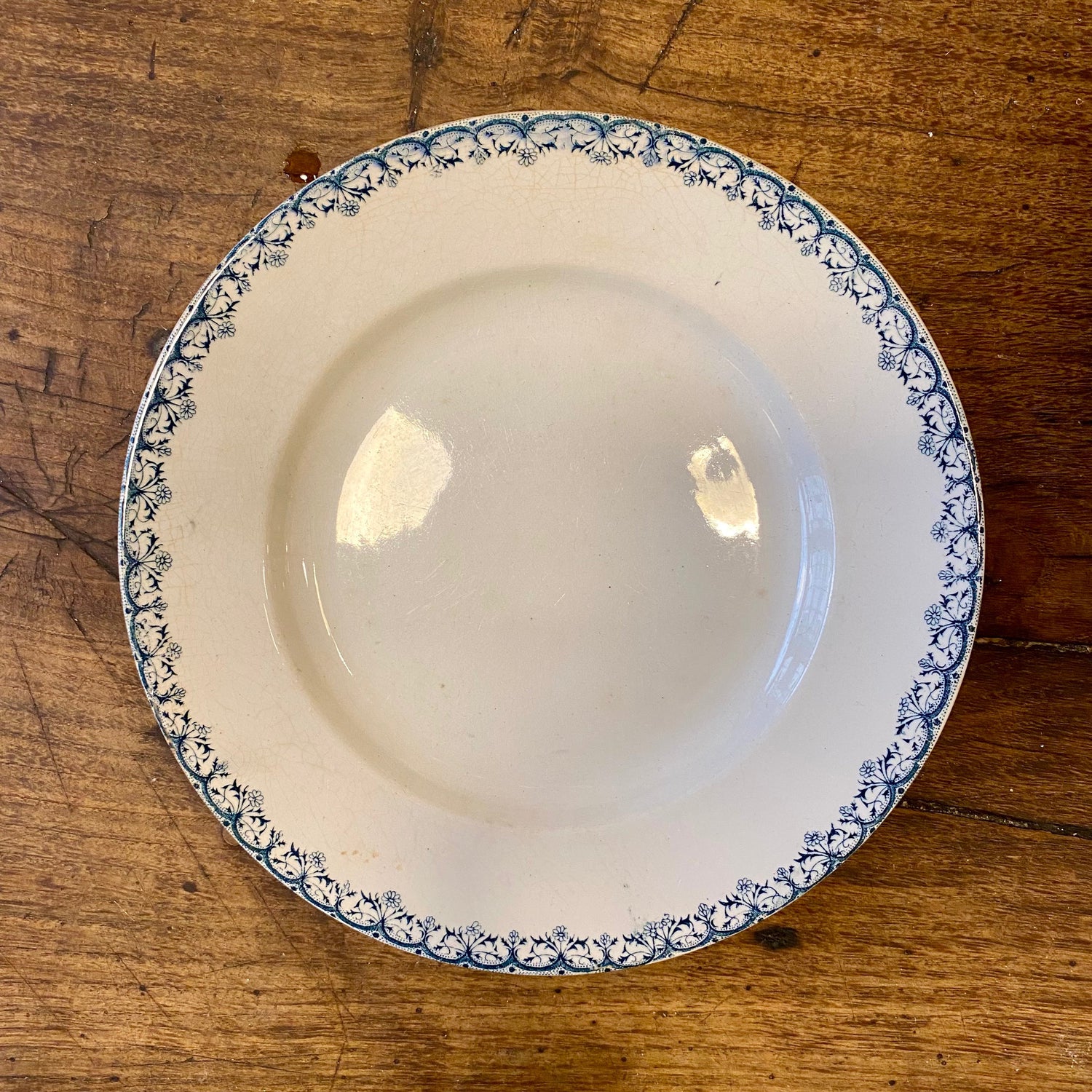 Pattern: Vintage French St Amand Plate – Blue Floral Border – Curiosité Göteborg | Fransk vintageinredning från Curiosité