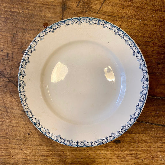 Pattern: Vintage French St Amand Plate – Blue Floral Border – Curiosité Göteborg | Fransk vintageinredning från Curiosité