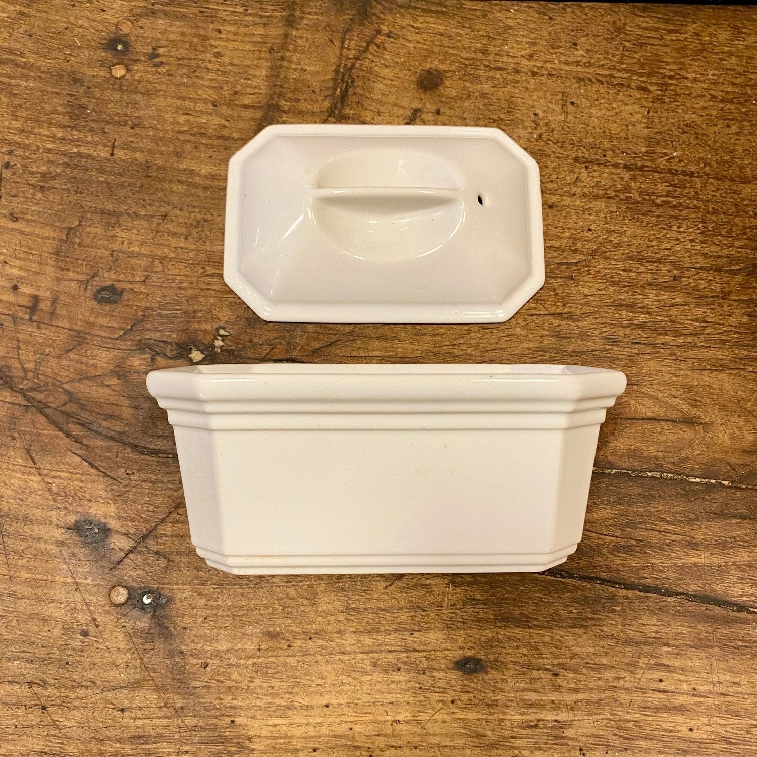 Pattern: Vintage French White Ceramic Terrine – Rectangular with Lid – Curiosité Göteborg | Fransk vintageinredning från Curiosité