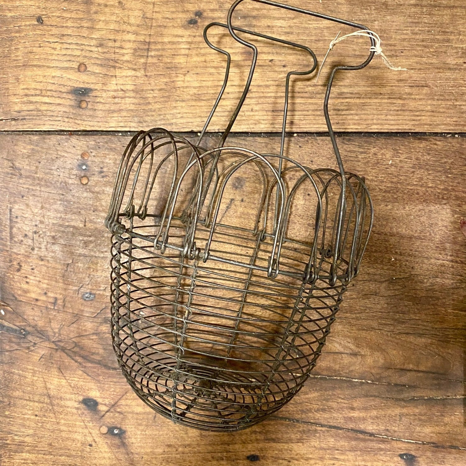 Pattern: Vintage French Wire Egg Basket – Curiosité Göteborg | Fransk vintageinredning från Curiosité