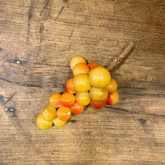 Pattern: Vintage Italian Alabaster Grape Cluster – Curiosité Göteborg | Fransk vintageinredning från Curiosité