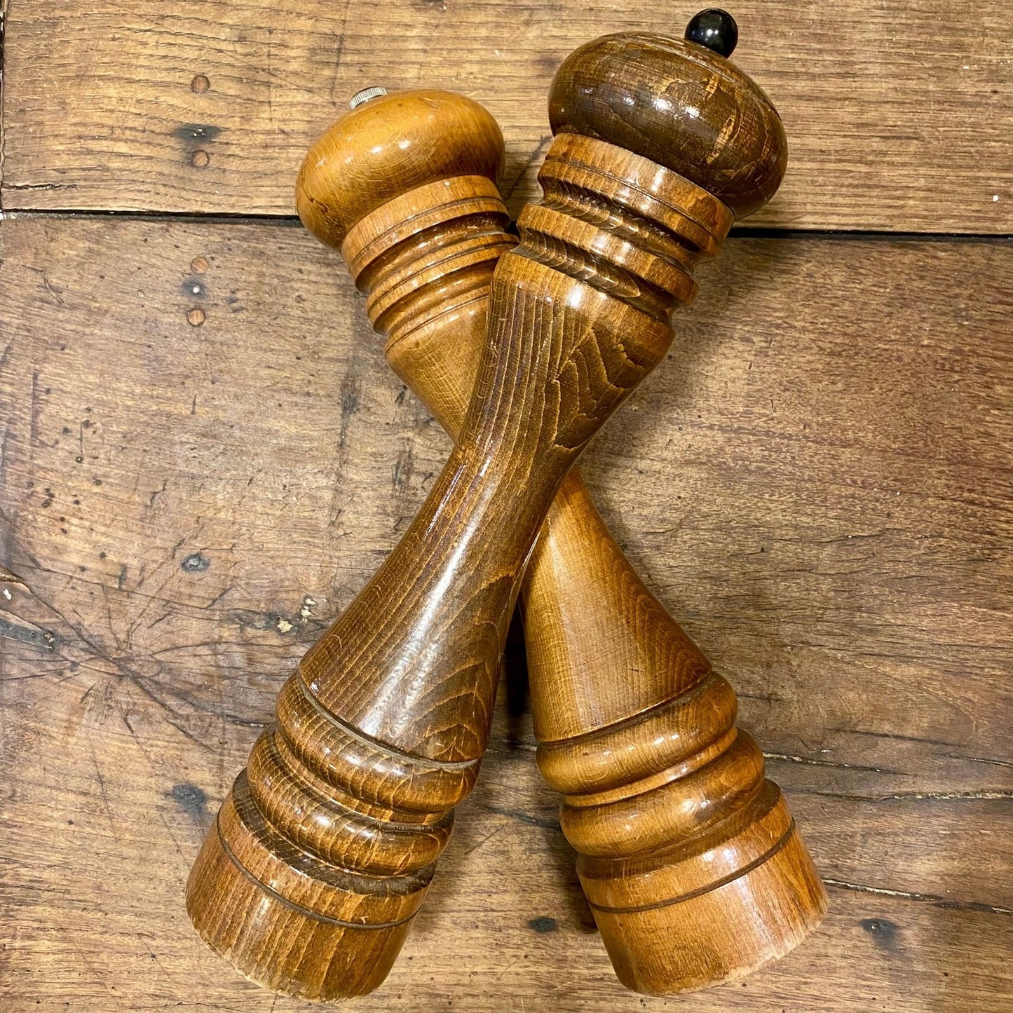 Pattern: Vintage Marlux Salt & Pepper Mills – Curiosité Göteborg | Fransk vintageinredning från Curiosité