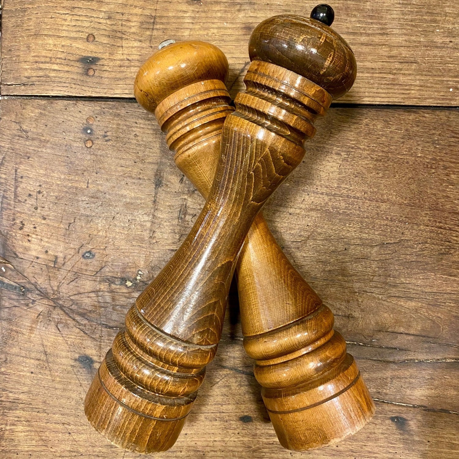 Pattern: Vintage Marlux Salt & Pepper Mills – Curiosité Göteborg | Fransk vintageinredning från Curiosité