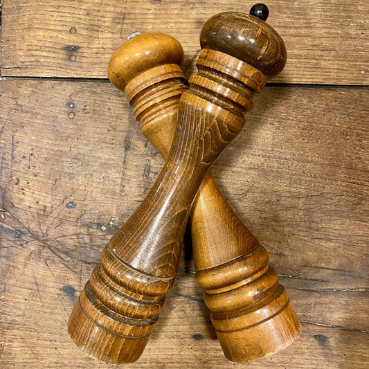 Pattern: Vintage Marlux Salt & Pepper Mills – Curiosité Göteborg | Fransk vintageinredning från Curiosité