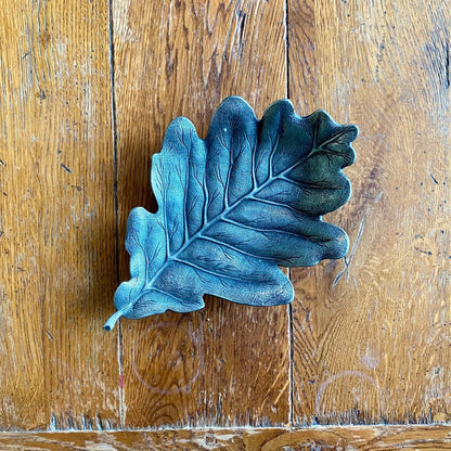 Pattern: Vintage Oak Leaf Dish in Étain Pewter – Curiosité Göteborg | Fransk vintageinredning från Curiosité