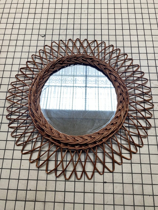 Pattern: Vintage Rattan Mirror – Curiosité Göteborg | Fransk vintageinredning från Curiosité