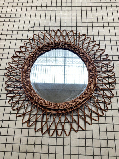 Pattern: Vintage Rattan Mirror – Curiosité Göteborg | Fransk vintageinredning från Curiosité