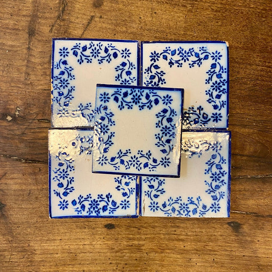Pattern: Vintage Set of 5 French Desvres Tiles – Curiosité Göteborg | Fransk vintageinredning från Curiosité