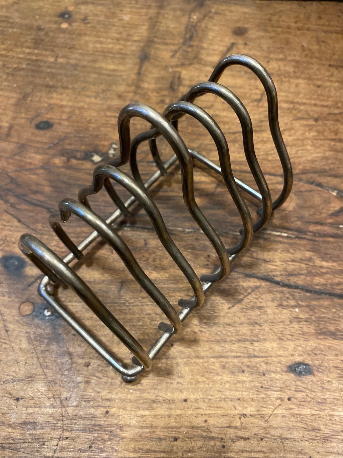 Pattern: Vintage metal toast rack – Curiosité Göteborg | Fransk vintageinredning från Curiosité