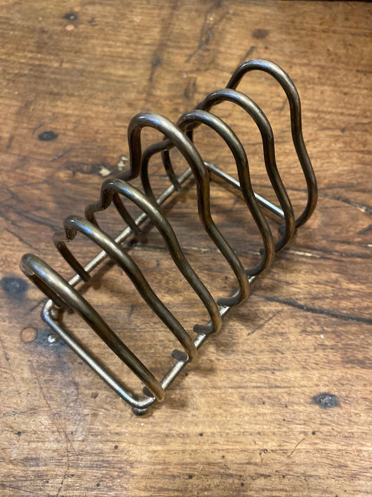 Pattern: Vintage metal toast rack – Curiosité Göteborg | Fransk vintageinredning från Curiosité